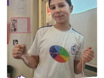 Bilimle Dönen Renkler Etkinliği