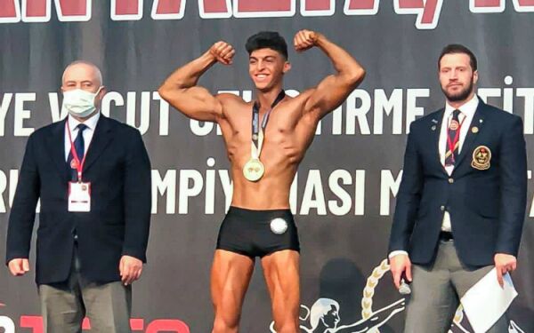 Öğrencimiz Vücut Geliştirme Türkiye Şampiyonu