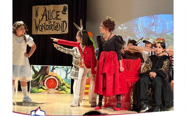 4.Sınıflar "Alıce In Wonderland" Tiyatro Gösterisi