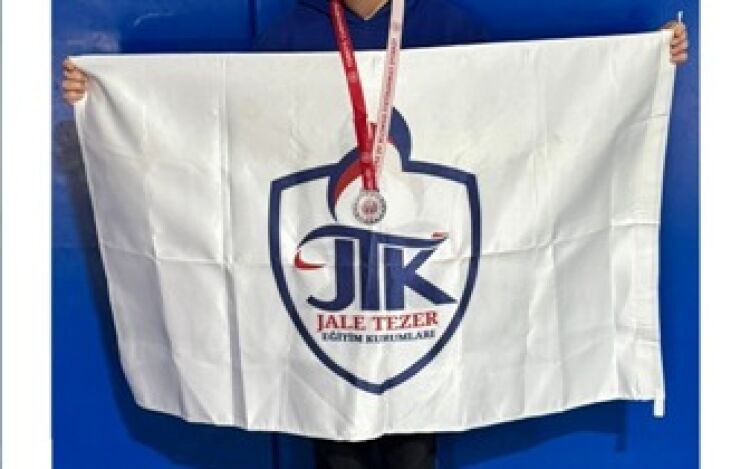 Buz Hokeyinde 2'ncilik