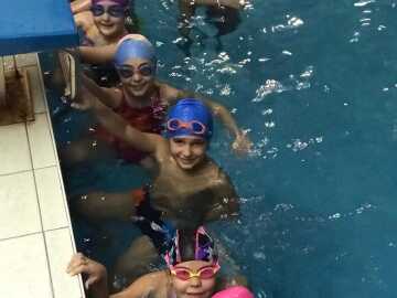 2018-2019 Eğitim Öğretim yılı Yüzme yarışmalarına hazırlanan yüzme takımlarımız tüm hızıyla çalışmalarına devam etmektedir.