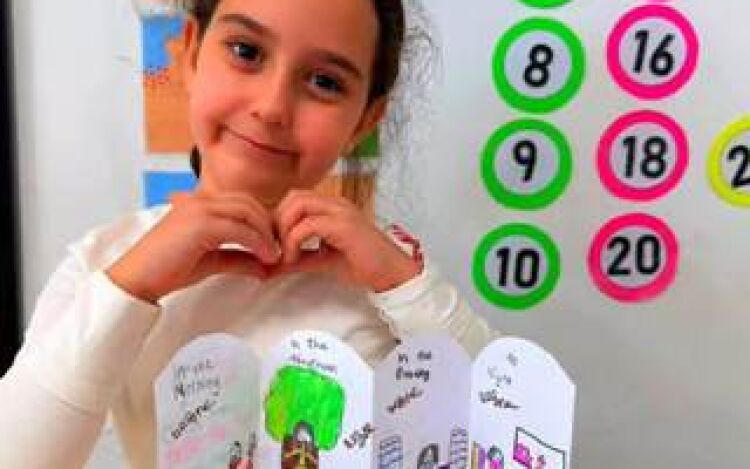 Indoor/Outdoor Activites With Simple Present Etkinliği