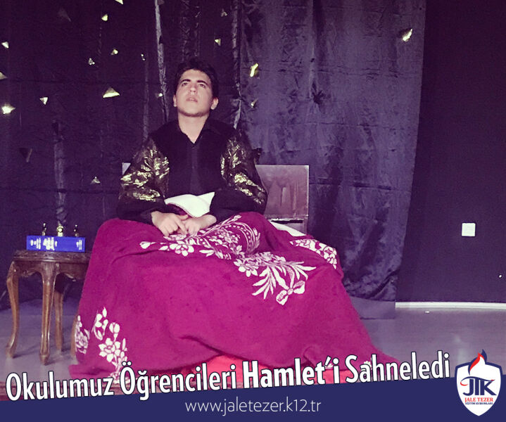 Okulumuz Öğrencileri Hamlet'i Sahneledi 6