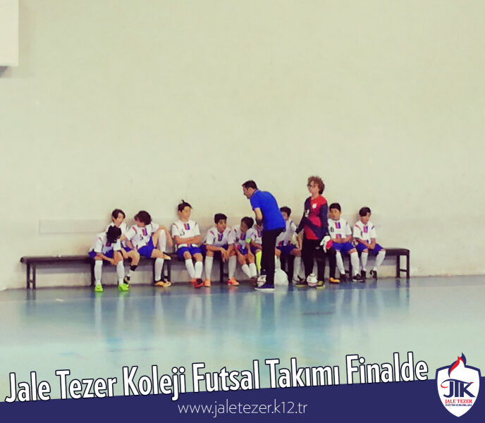 Jale Tezer Koleji Futsal Takımı Finalde 4