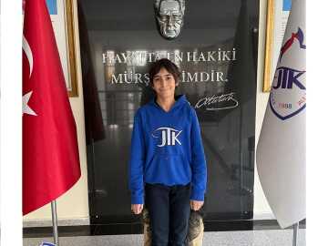 Türkiye Geneli Özdebir Deneme Sınavında 1'incilik