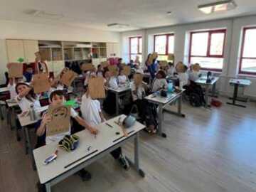 "Who Am I ?" "Ben Kimim?" Etkinliği